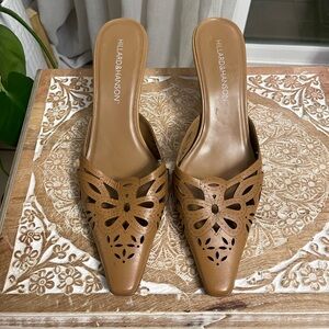 Hillard & Hanson Women's Brown Cutout Mules. Size 10.